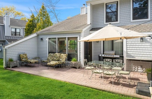Tuckahoe Apartment | Summer in the Hamptons