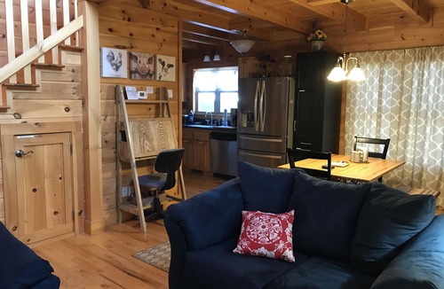 Vein Mountain House | Summer is in full swing! Come back to the cool mountains!