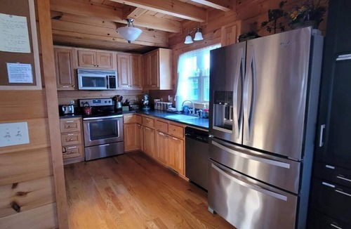 Vein Mountain House | Summer is in full swing! Come back to the cool mountains!
