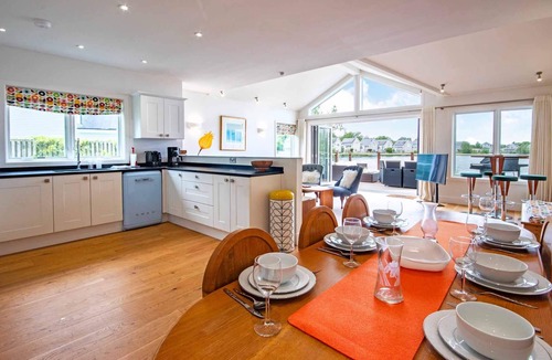 South Cerney House | Summer Lake 32B, Meadowlark