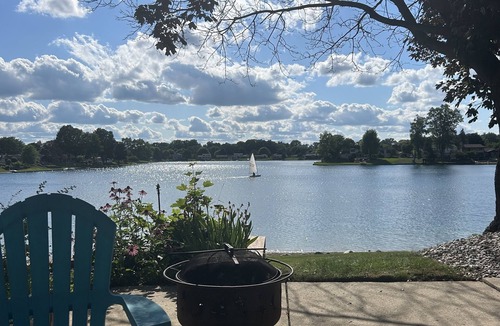 Troy House | Summer Lake House MI