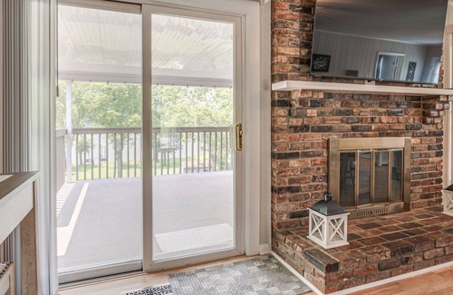 Gallatin House | Summer Lakefront Home |Sleeps 12| Firepit & Deck