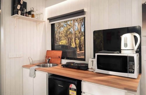 Howes Creek House | Summer Lea 2 by Tiny Away