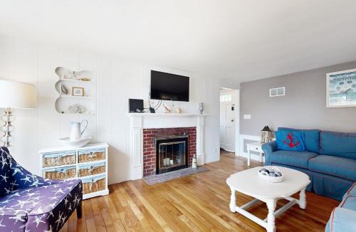 West Dennis House | Summer on the Cove