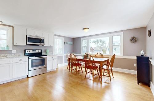 West Dennis House | Summer on the Cove