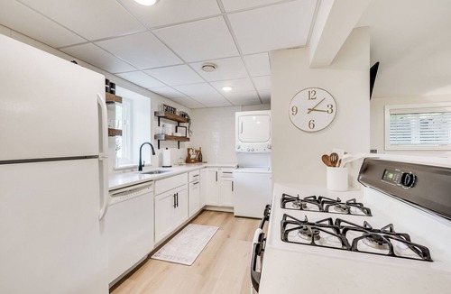 Minnetonka Apartment | Summer Openings - Lake Proximity - Brand New - Modern Pristine Comfort