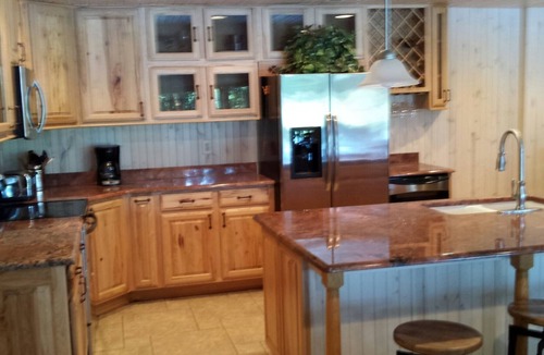 Reading House | Summer or fall. Life on the lake is good.