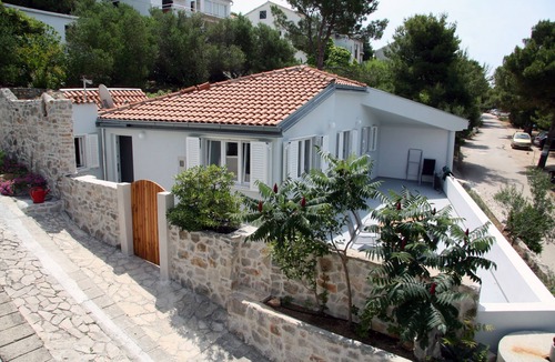 Susica House | Summer (or winter) vacation with a view of the islands of the Kornati National Park