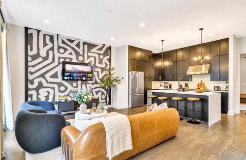 Katie Hill Neighborhood House | Summer rooftop hot tub, game room, skyline views near Broadway