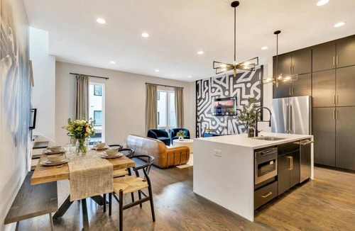 Katie Hill Neighborhood House | Summer rooftop hot tub, game room, skyline views near Broadway