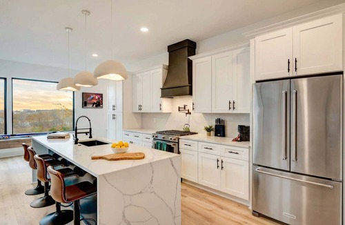 Hurwood Heights House | Summer rooftop hot tub, outdoor kitchen, sauna near Broadway