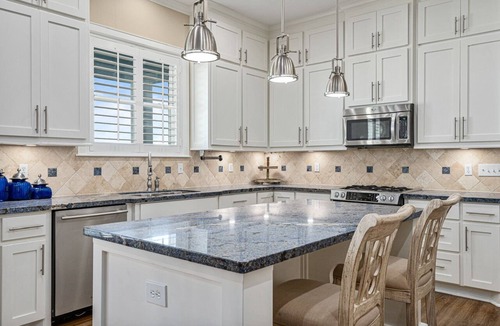 Crystal Beach House | Summer Salt - 3 Bedroom - 2 Bath - Sleeps 10
