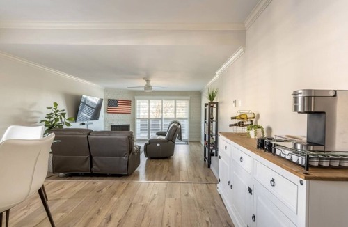 South Redondo House | Summer Special! Luxurious, Modern Condo - Gym, Pool, Steps to Hermosa