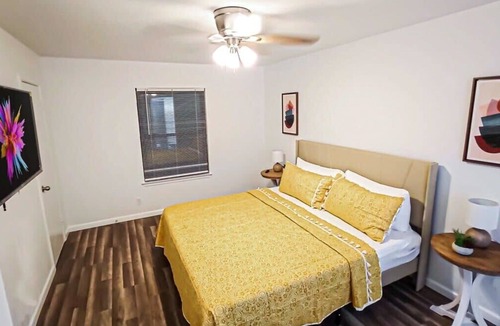 West San Antonio House | Summer specials ¡Book now! Five Frks Dr. San Antonio