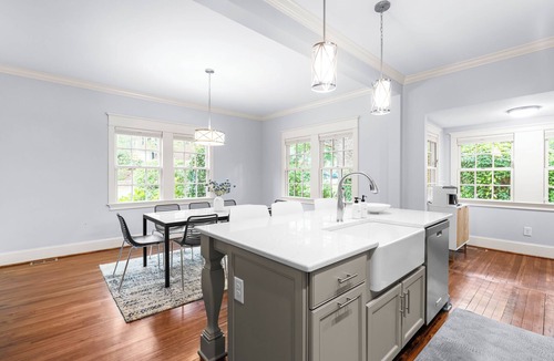 Chapel Hill House | Summer stays near UNC Campus and top Chapel Hill wedding venues