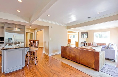 Los Feliz House | Summer Sun - Magnificent Hollywood Hills HtdPool Residence in Celebrity Enclave