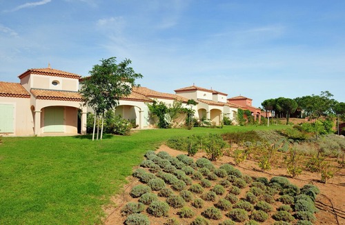 Homps House | Summer villa with terrace or loggia, located in Languedoc