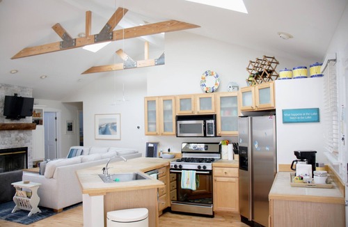 Lakeside Cottage | Summer Weeks still available! Short walk to a private beach!