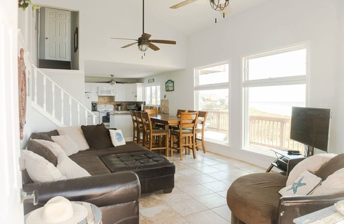 Galveston House | Summer Wind, Beachfront with incredible views! 5 miles from Galveston sea wall!