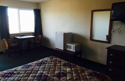 Newport Hotel | Summer Wind Budget Motel