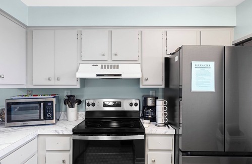 Indian Beach Condo | Summer Winds 403: Oceanfront 2BR 2BA, Complex Amenities!