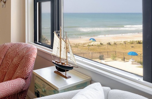 Indian Beach Condo | Summer Winds 428: Oceanfront 2BR 2BA, Complex Amenities!