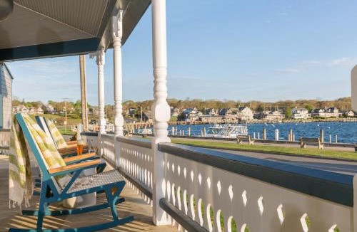 Oak Bluffs Hotel | Summercamp