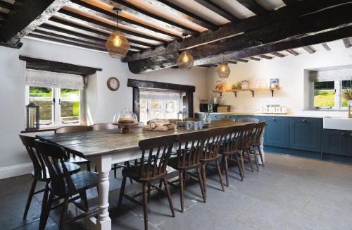 Bampton House | Summergreen Farmhouse