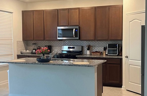 Iowa Colony House | Summerhouse Villa 4br 2 and Half ba Home