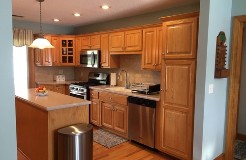 Bracey House | Summers Dream! Great Views - Flat Back Yard - Float Mat -Kayaks -Steps into Lake