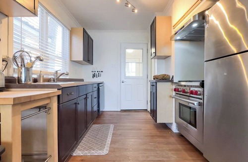 Central Huron Cottage | Summerset Cottage, Lakeview Hot Tub