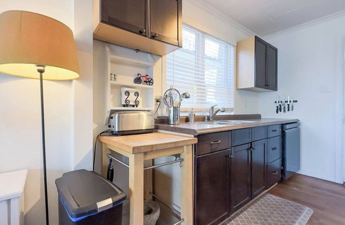 Central Huron Cottage | Summerset Cottage, Lakeview Hot Tub