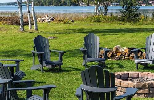 Ponshewaing House | Summerside Cape on Crooked Lake-Waterfront-Sunsets-Sleeps 12 -Private Dock