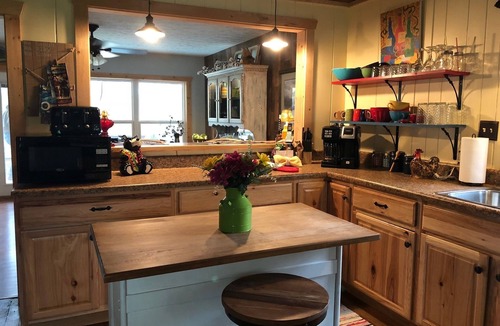 Sevierville Cottage | Summertime at Creek! Birds, ducks, close to Pigeon Forge