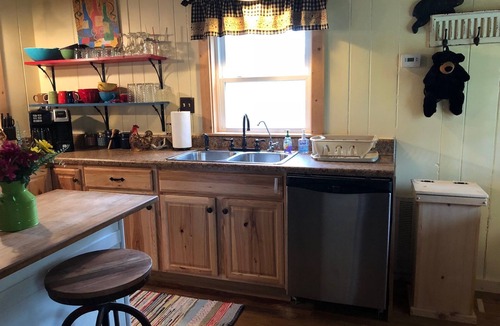 Sevierville Cottage | Summertime at Creek! Birds, ducks, close to Pigeon Forge