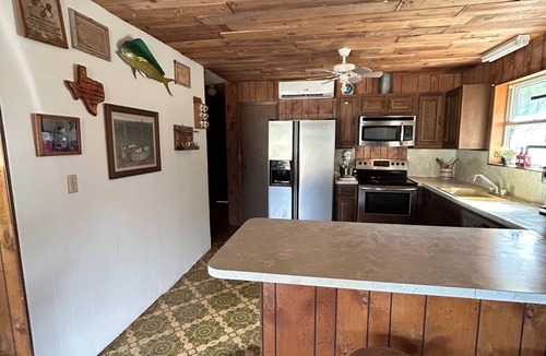 Barksdale Cabin | Summertime Fun On the Beautiful Nueces.