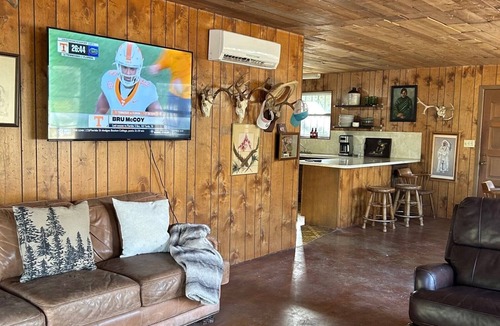 Barksdale Cabin | Summertime Fun On the Beautiful Nueces.