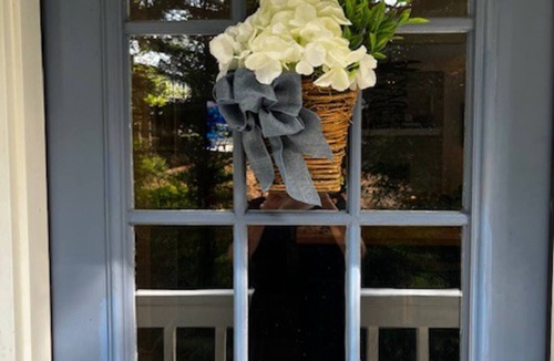 Hartwell Cottage | Summertime is calling! Relax at the Lake.