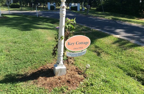 Irvington Cottage | Summertime where the livin’ is easy at the Rivah in Irvington!