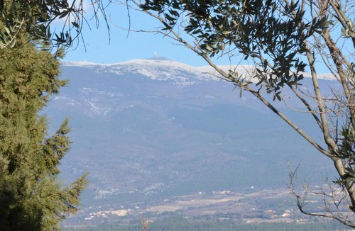 Mormoiron Apartment | Summit: 2 bedrooms, access to large pool, terrace and parking