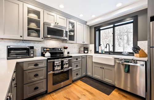 Lincoln House | Summit 71 - Pools, Hot Tubs, Shuttle, Loon & Downtown