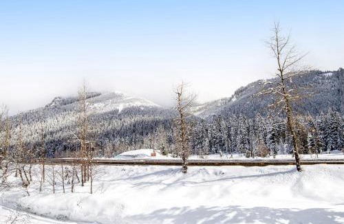 Snoqualmie Pass House | Summit Chalet