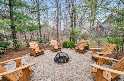 East Hampton House | Summit Harborside Spectacular