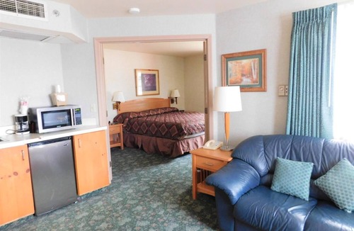 Snoqualmie Pass Hotel | Summit Inn