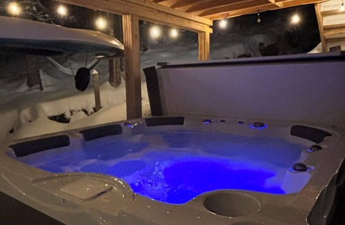 Saint Donat Ski Chalet | Summit Living Redefined: Alpine Views, Forest Serenity,5 Minutes from everything