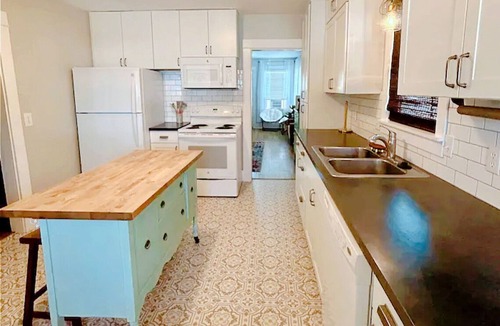 La Grande House | Summit Mid-Century Bungalow