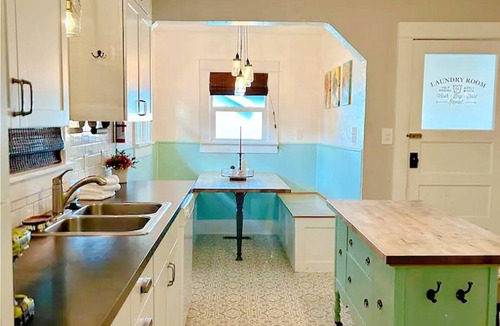 La Grande House | Summit Mid-Century Bungalow