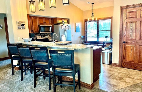 Hidden Valley Condo | ☀️ Summit Sanctuary | Pool Access | 2 King Suites | Central AC | Golf