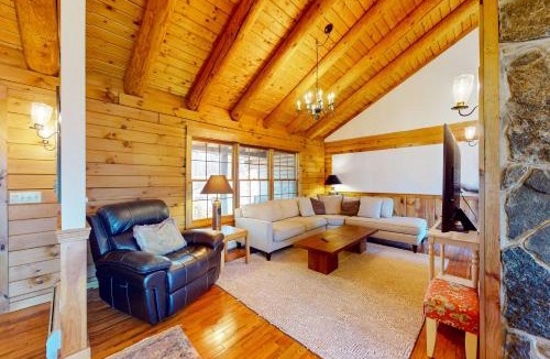 Easton House | Summit Solitude