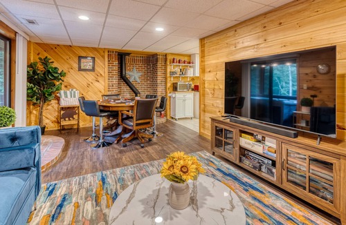 My Mountain Cabin | Summr Spl/Secluded/HotTb/Pokr/Firept/Pet/2king